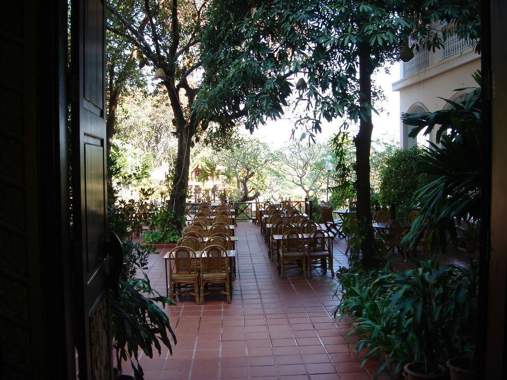Champasak Palace Hotel Pakse Exterior photo
