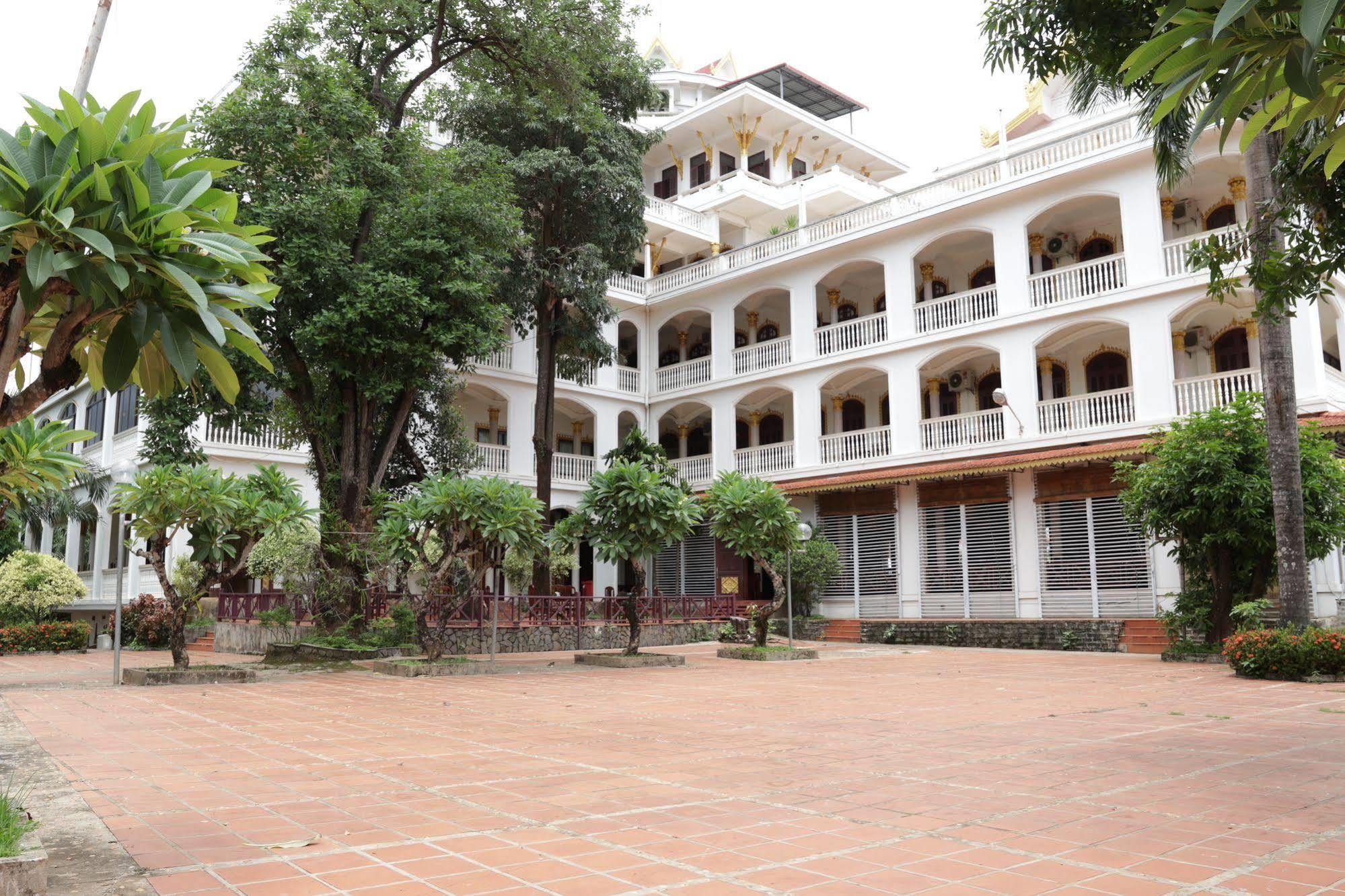 Champasak Palace Hotel Pakse Exterior photo