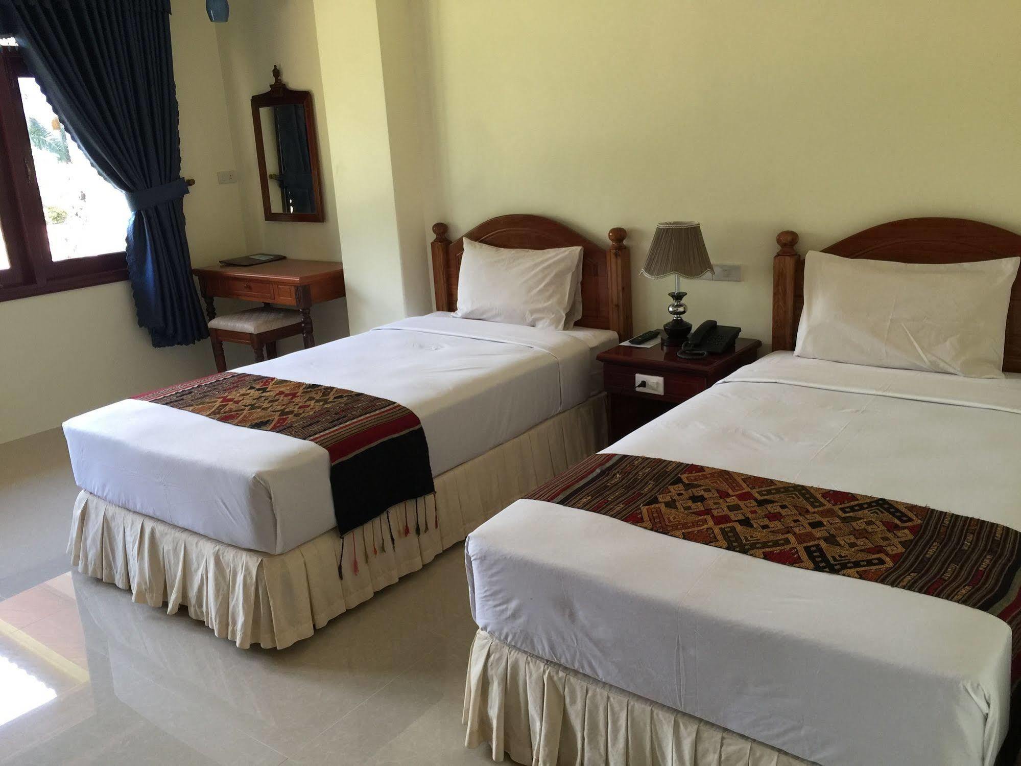 Champasak Palace Hotel Pakse Exterior photo